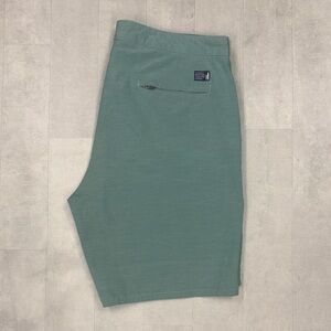 Johnnie-O Athletic Golf Shorts - 38